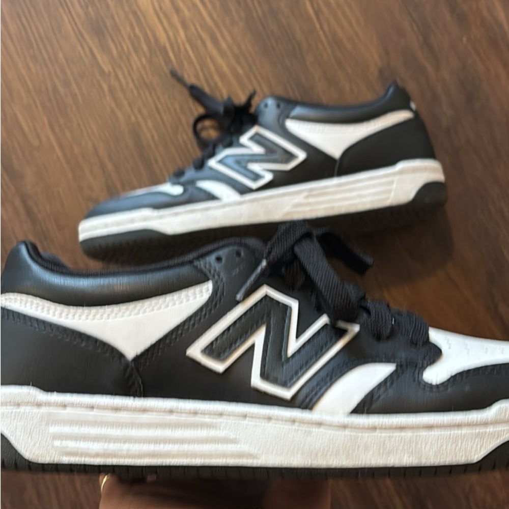 SOLD‼️ NEW BALANCE B & W